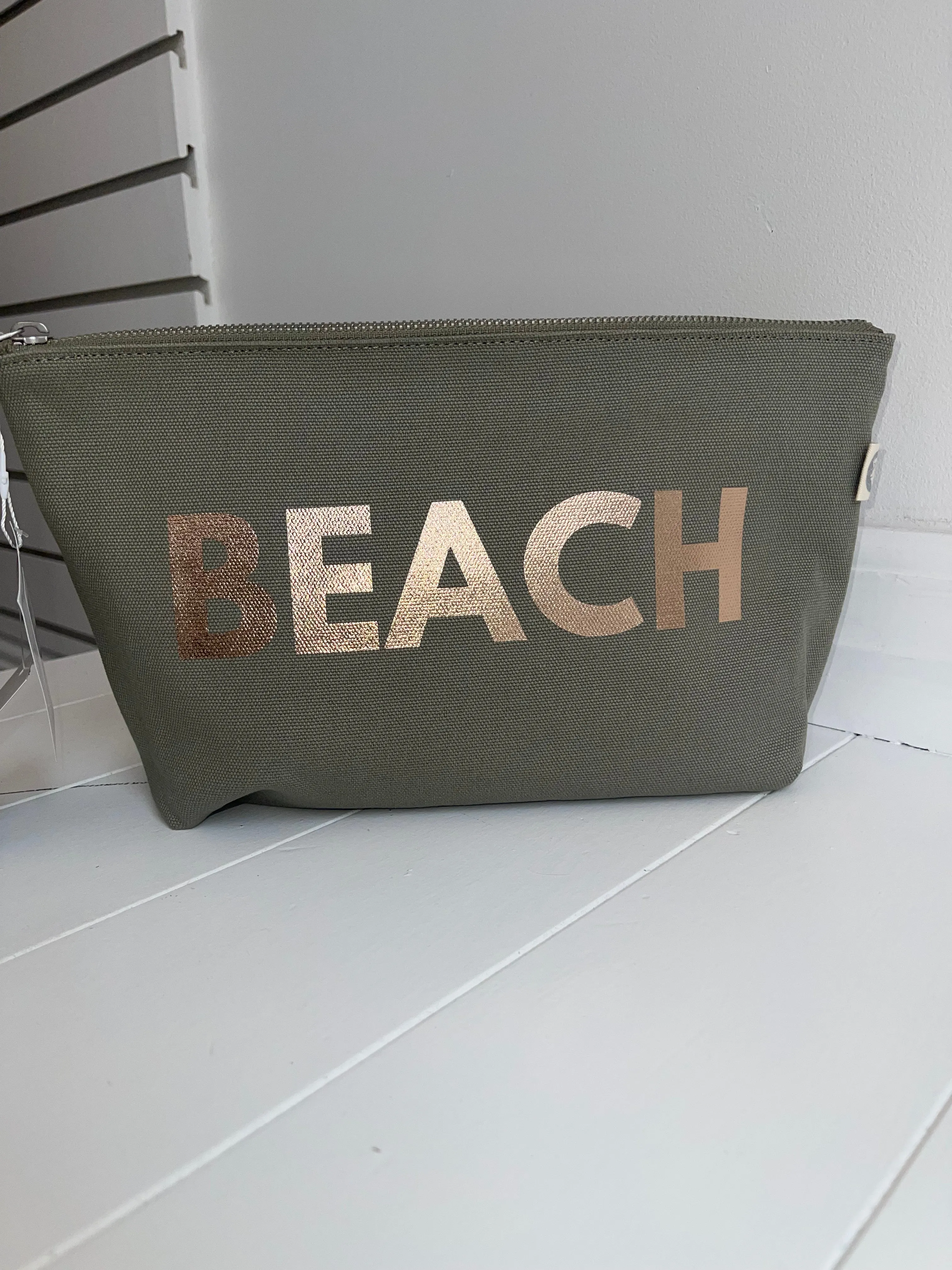 BEACH OLIVE CLUTCH