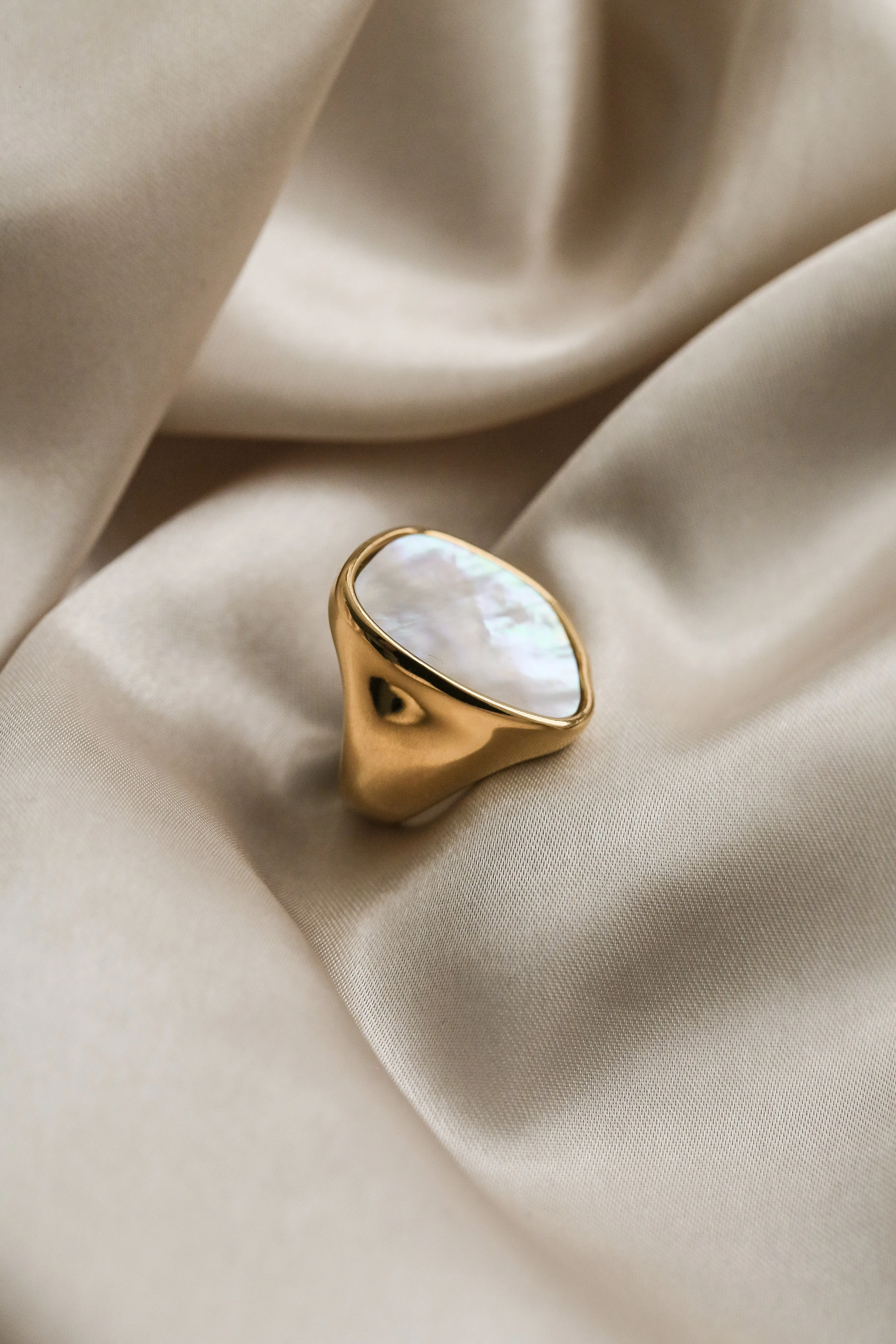 Cassandra Ring