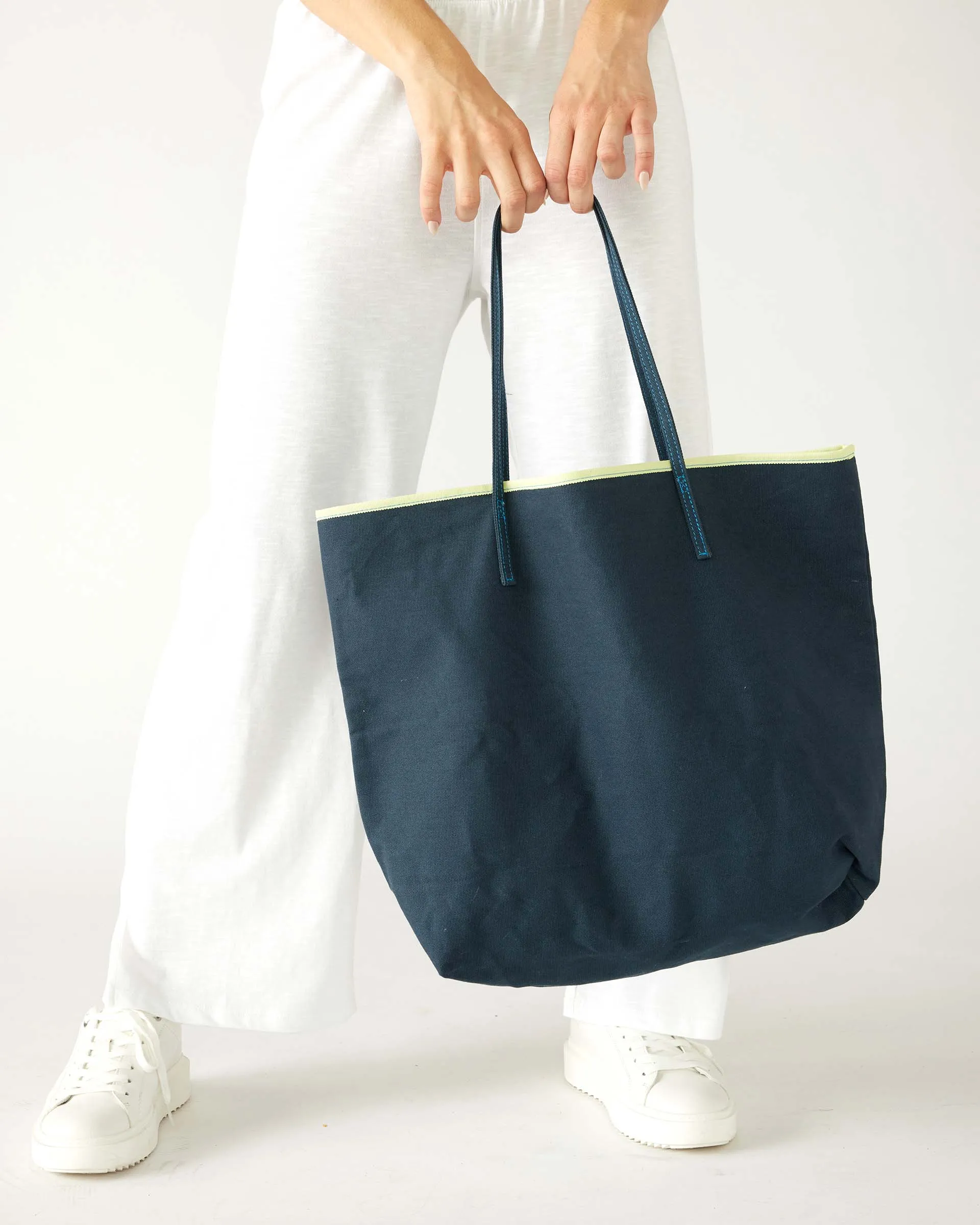 Le Canvas Tote