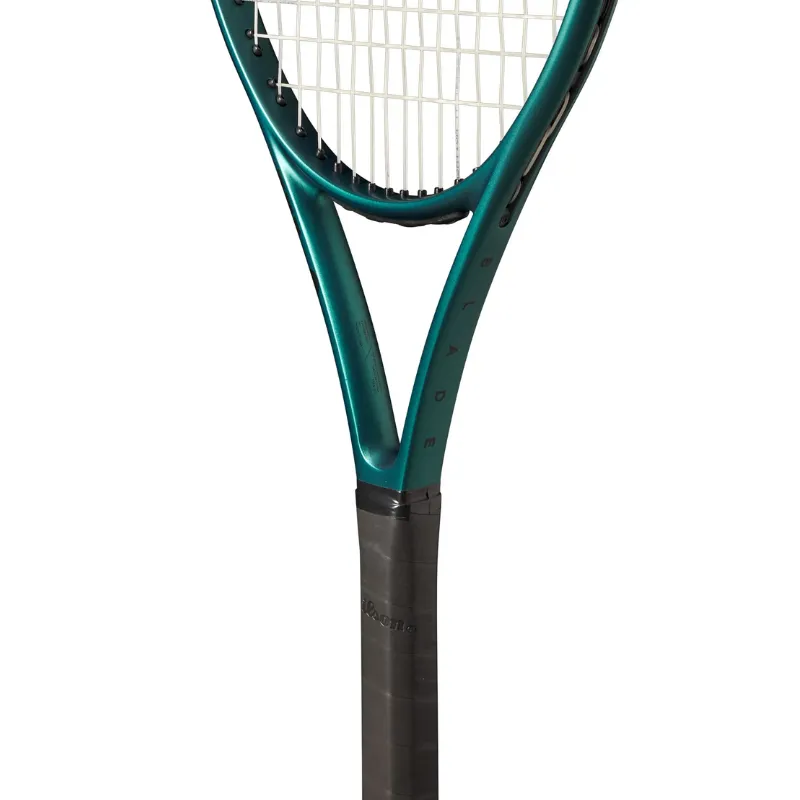 Wilson Blade 26 V9 Junior Tennis Racquet